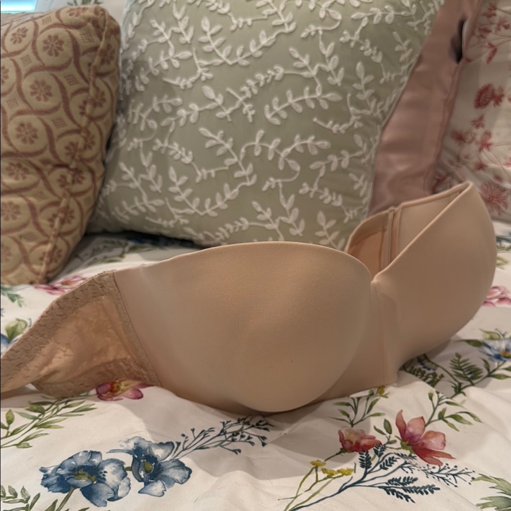 Chantelle Strapless Smooth Molded Bra in Nude - Picture 2 of 9
